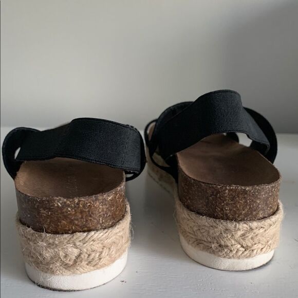 Offer a Price MADDEN GIRL WOMENS CYBELL PLATFORM WEDGE SANDAL BLACK SIZE 7 - Picture 2 of 6